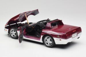 Chevrolet Corvette C4 Indy 500 Pace Car Maisto 1:18 56011 Метал — снимка 5 от 8