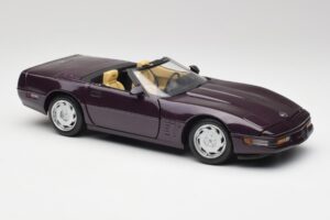 Chevrolet Corvette C4 LT4 Кабриолет Лилав Металик Maisto 1:18 50277 Метал — снимка 6 от 8