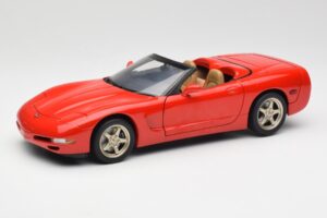 Chevrolet Corvette C5 Кабриолет Червен UT Models 1:18 21006 Метал