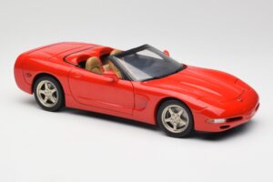 Chevrolet Corvette C5 Кабриолет Червен UT Models 1:18 21006 Метал — снимка 6 от 8