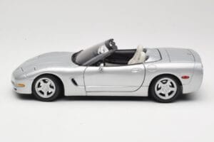 Chevrolet Corvette C5 Кабриолет Сребрист Maisto 1:18 50317 Метал — снимка 4 от 8