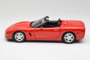 Chevrolet Corvette C5 Кабриолет Torch Червен Maisto 1:18 50318 Метал — снимка 4 от 8