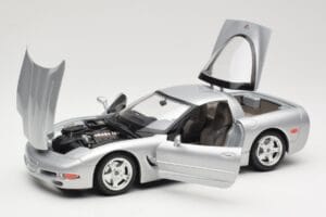 Chevrolet Corvette C5 Сребрист Bburago 1:18 3056 Метал — снимка 2 от 8