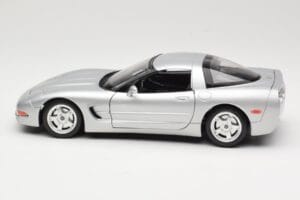 Chevrolet Corvette C5 Сребрист Bburago 1:18 3056 Метал — снимка 4 от 8