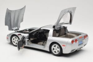 Chevrolet Corvette C5 Сребрист Bburago 1:18 3056 Метал — снимка 5 от 8