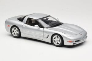 Chevrolet Corvette C5 Сребрист Bburago 1:18 3056 Метал — снимка 6 от 8