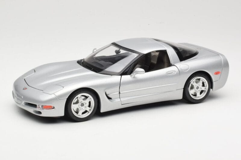 Chevrolet Corvette C5 Сребрист Bburago 1:18 3056 Метал