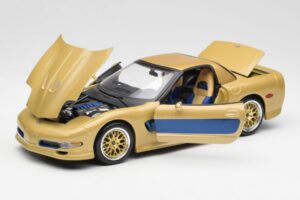 Chevrolet Corvette C5 Guldstrand Signature Edition Златист Maisto 1:18 31657 Метал — снимка 2 от 8