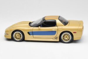 Chevrolet Corvette C5 Guldstrand Signature Edition Златист Maisto 1:18 31657 Метал — снимка 4 от 8