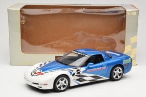 Chevrolet Corvette C5 Pace Car Rolex 24 at Daytona 1999 UT Models 1:18 39944 Метал — снимка 8 от 8