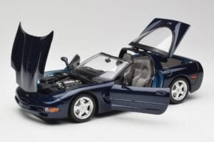 Chevrolet Corvette C5 Nassau Син Bburago 1:18 30166 Метал — снимка 2 от 8