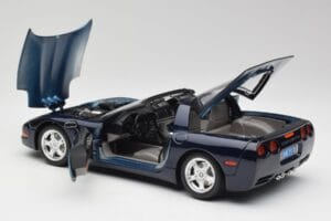 Chevrolet Corvette C5 Nassau Син Bburago 1:18 30166 Метал — снимка 5 от 8