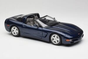 Chevrolet Corvette C5 Nassau Син Bburago 1:18 30166 Метал — снимка 6 от 8