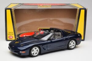 Chevrolet Corvette C5 Nassau Син Bburago 1:18 30166 Метал — снимка 8 от 8