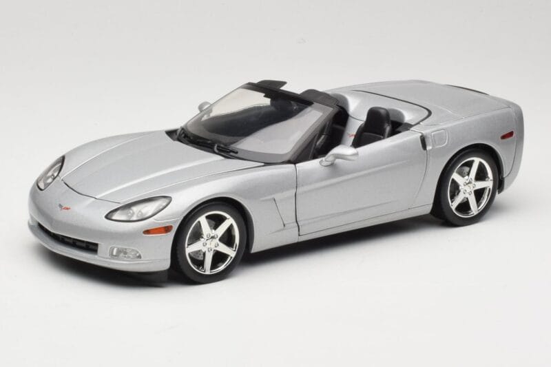 Chevrolet Corvette C6 Кабриолет Сребрист Hot Wheels 1:18 B6052 Метал