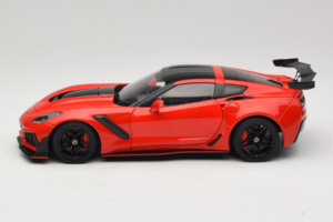 Chevrolet Corvette C7 ZR1 Torch Red IXO 1:18 18RDC243-FO Метал — снимка 4 от 8
