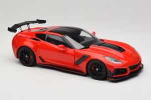 Chevrolet Corvette C7 ZR1 Torch Red IXO 1:18 18RDC243-FO Метал — снимка 6 от 8