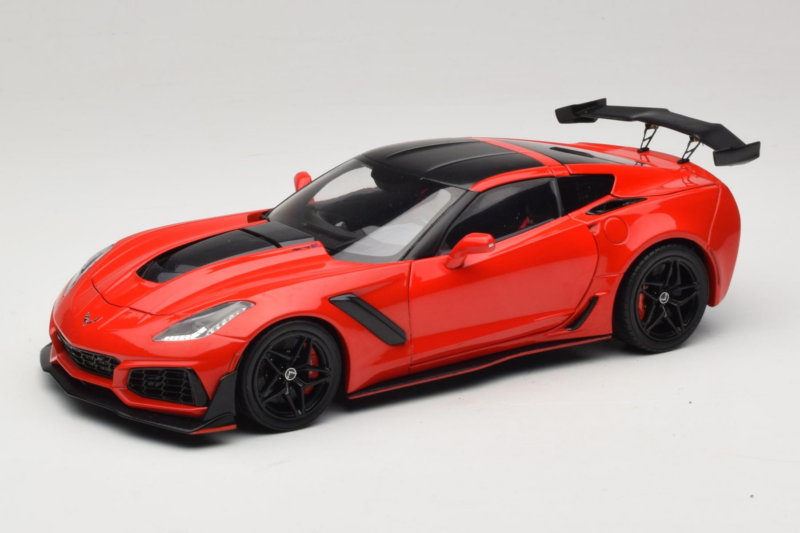 Chevrolet Corvette C7 ZR1 Torch Red IXO 1:18 18RDC243-FO Метал