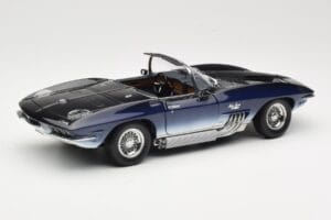 Chevrolet Corvette Mako Shark Тъмносин UT Models 1:18 21061 Метал — снимка 3 от 8