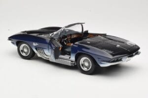 Chevrolet Corvette Mako Shark Тъмносин UT Models 1:18 21061 Метал — снимка 5 от 8