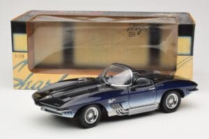 Chevrolet Corvette Mako Shark Тъмносин UT Models 1:18 21061 Метал — снимка 8 от 8
