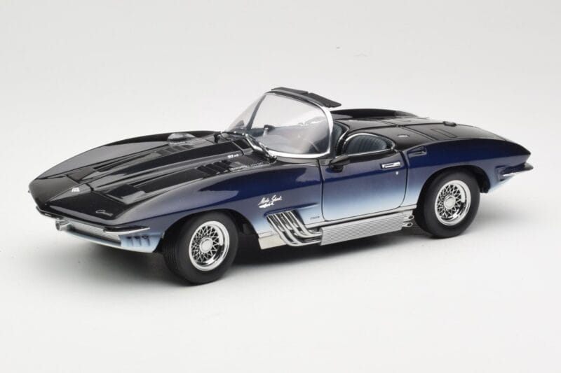 Chevrolet Corvette Mako Shark Тъмносин UT Models 1:18 21061 Метал