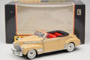 Chevrolet Deluxe Кабриолет Бежов Eagle Collectibles 1:18 3022518 Метал — снимка 8 от 8