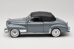 Chevrolet Deluxe Кабриолет с Мек Покрив Сив Eagles Race 1:18 7497276 Метал — снимка 4 от 8