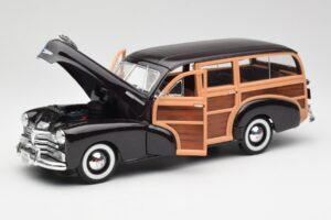 Chevrolet Fleetmaster Woody Кафяв Maisto 1:18 36854 Метал — снимка 2 от 8
