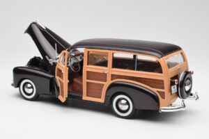 Chevrolet Fleetmaster Woody Кафяв Maisto 1:18 36854 Метал — снимка 5 от 8