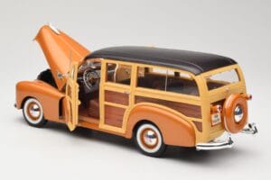 Chevrolet Fleetmaster Woody Златен Maisto 1:18 56042 Метал — снимка 5 от 8