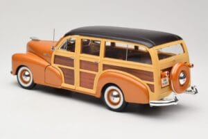 Chevrolet Fleetmaster Woody Златен Maisto 1:18 56042 Метал — снимка 7 от 8