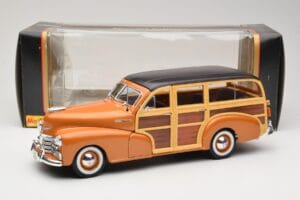 Chevrolet Fleetmaster Woody Златен Maisto 1:18 56042 Метал — снимка 8 от 8