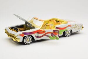 Chevrolet Impala Lowrider White Metallic Hot Wheels 1:18 27635 Метал — снимка 2 от 8