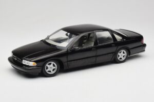 Chevrolet Impala SS Черен UT Models 1:18 21031 Метал