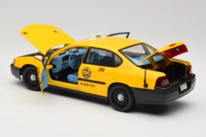 Chevrolet Impala Такси Maisto 1:18 36617 Метал — снимка 5 от 8
