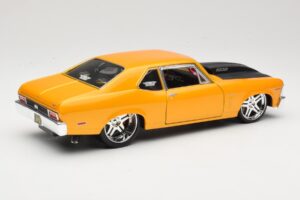 Chevrolet Nova SS Златен Maisto 1:18 31083 Метал — снимка 3 от 8