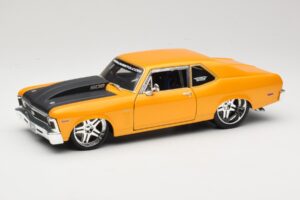 Chevrolet Nova SS Златен Maisto 1:18 31083 Метал