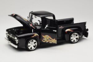 Chevrolet Old School Cody Project Truck & Chopper Set Joyride 1:18 33911 Метал — снимка 2 от 8
