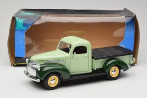 Chevrolet Pickup Зелен Solido 1:18 8063 Метал — снимка 8 от 8