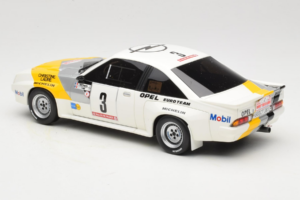 Opel Manta 400 Group B Rally Tour de Corse 1984 С Chevrolet G30 Сервизен Ван Otto 1:18 OT491 Смола — снимка 12 от 13