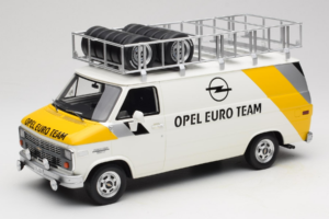 Opel Manta 400 Group B Rally Tour de Corse 1984 С Chevrolet G30 Сервизен Ван Otto 1:18 OT491 Смола — снимка 4 от 13
