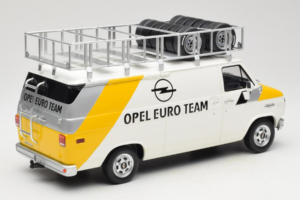 Opel Manta 400 Group B Rally Tour de Corse 1984 С Chevrolet G30 Сервизен Ван Otto 1:18 OT491 Смола — снимка 5 от 13