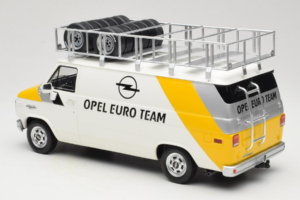 Opel Manta 400 Group B Rally Tour de Corse 1984 С Chevrolet G30 Сервизен Ван Otto 1:18 OT491 Смола — снимка 8 от 13
