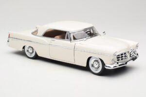 Chrysler 300B Бял Maisto 1:18 531897 Метал — снимка 6 от 8