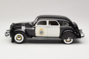 Chrysler Airflow Полицейска Кола Signature Models 1:18 CCSM01 Метал — снимка 3 от 6