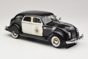 Chrysler Airflow Полицейска Кола Signature Models 1:18 CCSM01 Метал — снимка 4 от 6