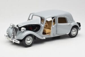 Citroen 15CV 6 Cyl Сив Maisto 1:18 50313 Метал — снимка 2 от 8