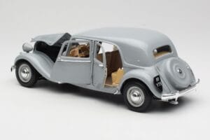 Citroen 15CV 6 Cyl Сив Maisto 1:18 50313 Метал — снимка 5 от 8