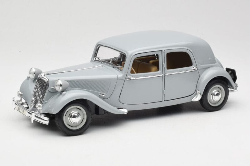 Citroen 15CV 6 Cyl Сив Maisto 1:18 50313 Метал